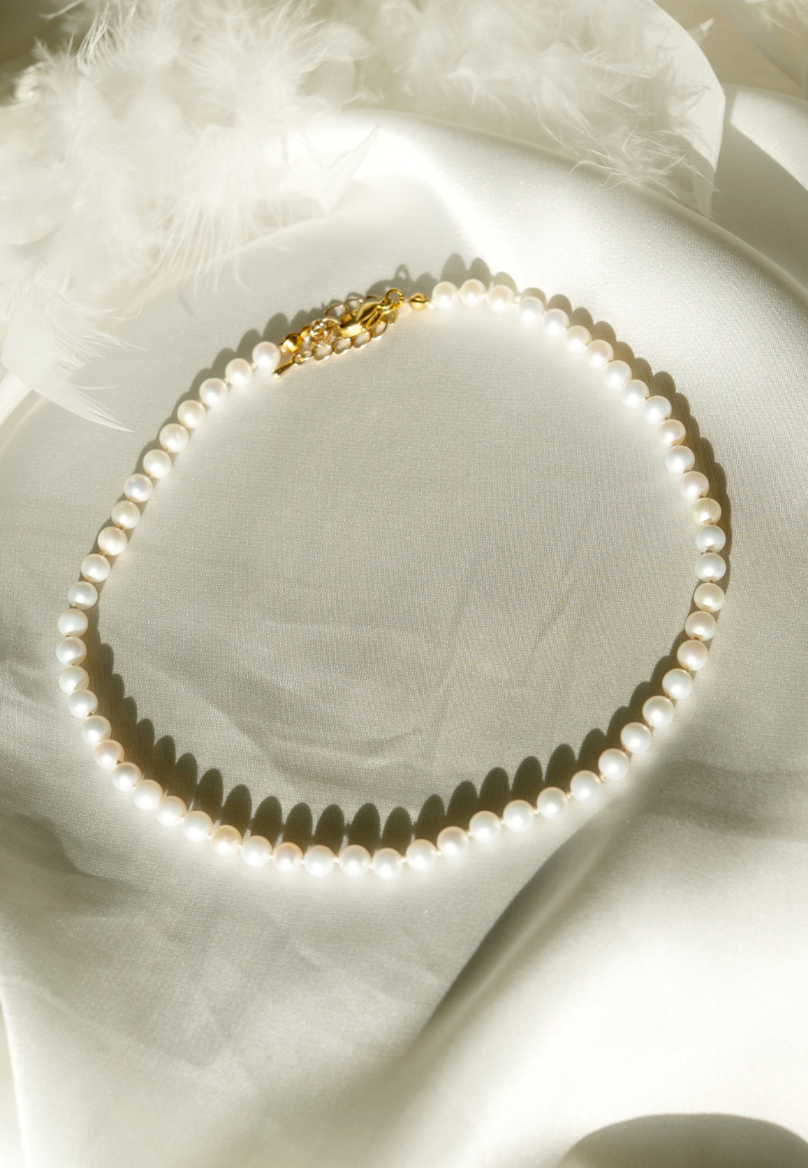 "Collier perles délicates"