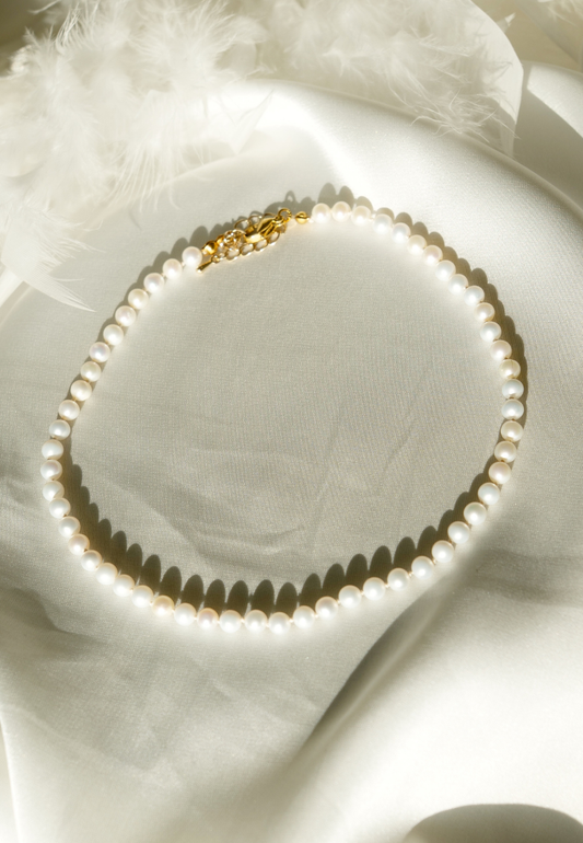 "Collier perles délicates"