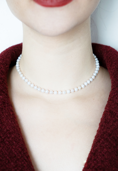 "Collier perles délicates"
